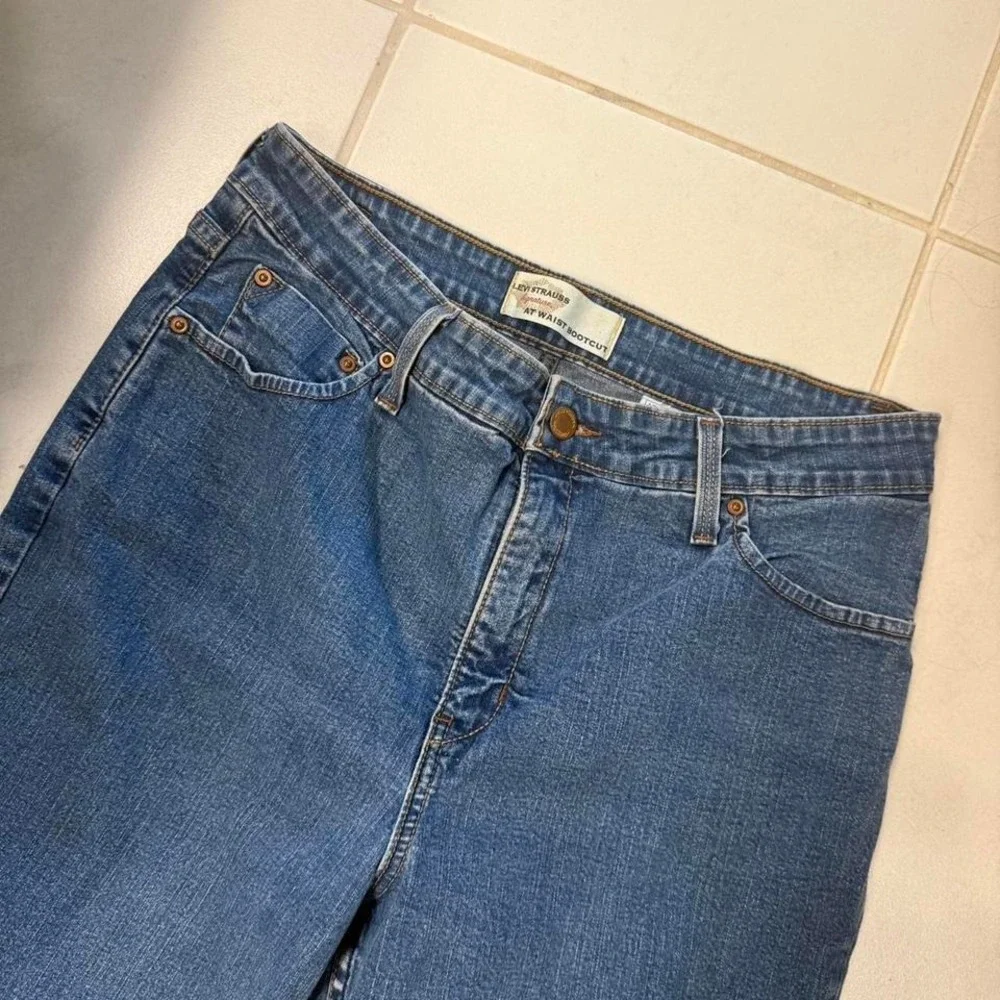 Levi Strauss Signature At-Waist‎ Bootcut Jeans – Women's 14M – Y2K Fit